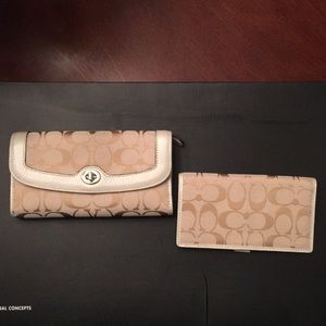 COACH Khaki SIGNATURE Flap Envelope Wallet Clutch